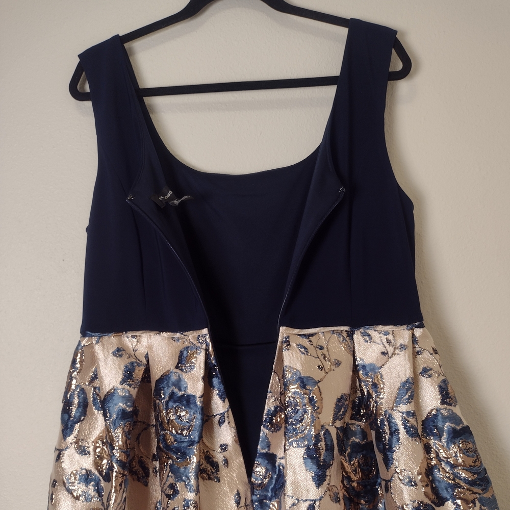 R&M Richards NWT Metallic Floral Brocade High Low Midi Dress Navy Size 12 - Picture 13 of 16